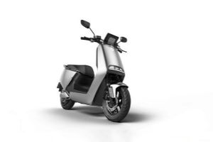 雅迪G5电动摩托车
