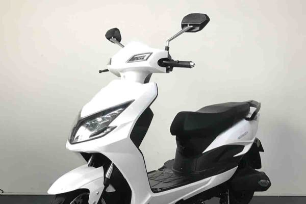 玉骑铃 
 YQL1000DQT-A电动摩托车